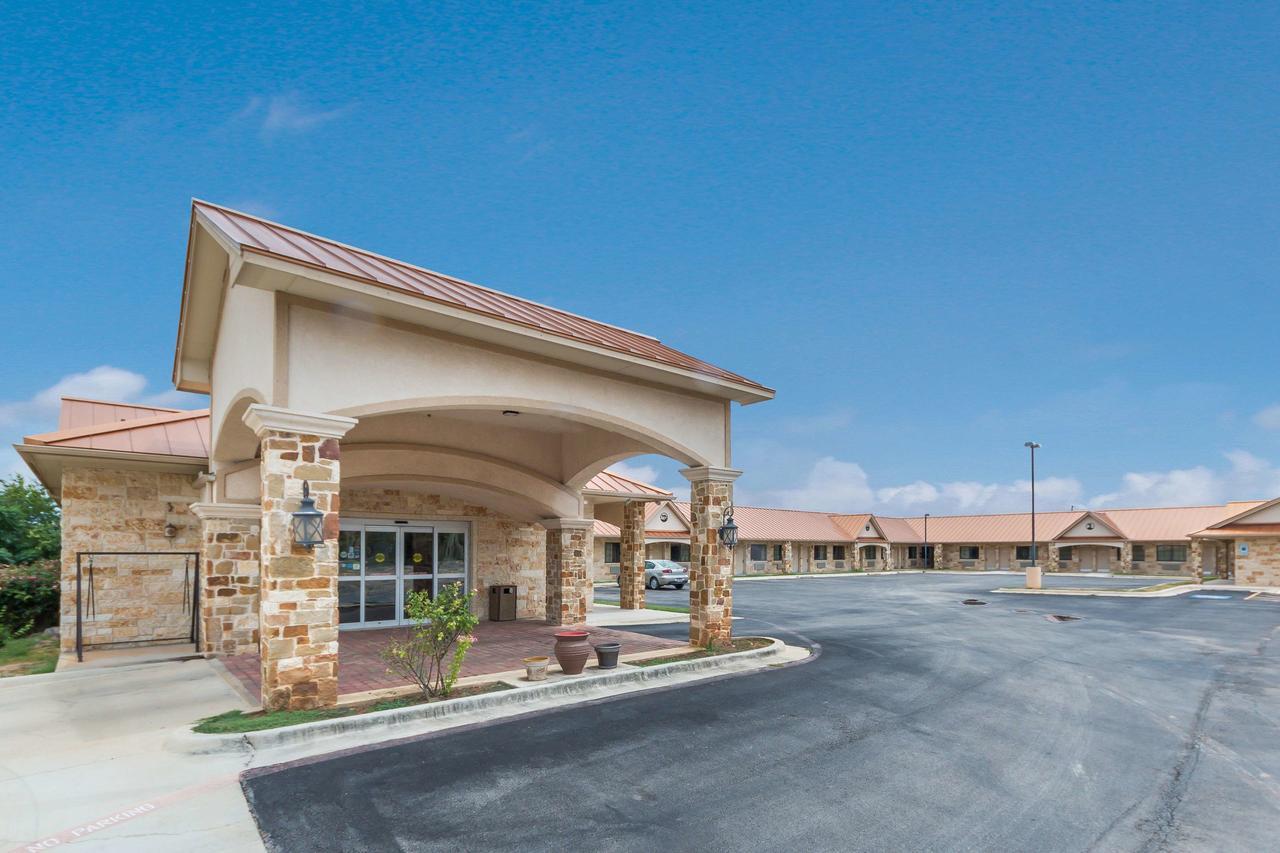 Motel 6 Floresville 외부 사진