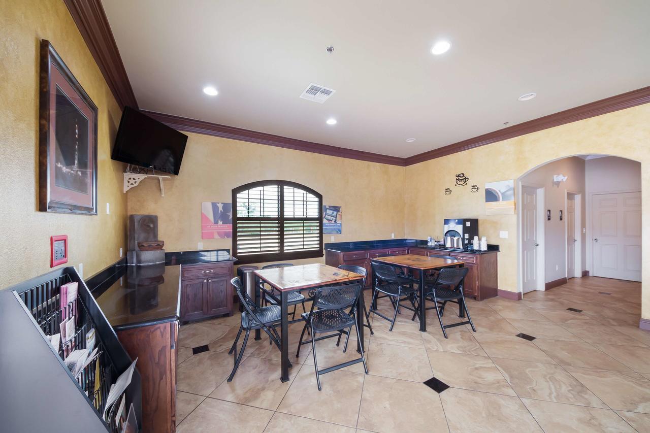 Motel 6 Floresville 외부 사진