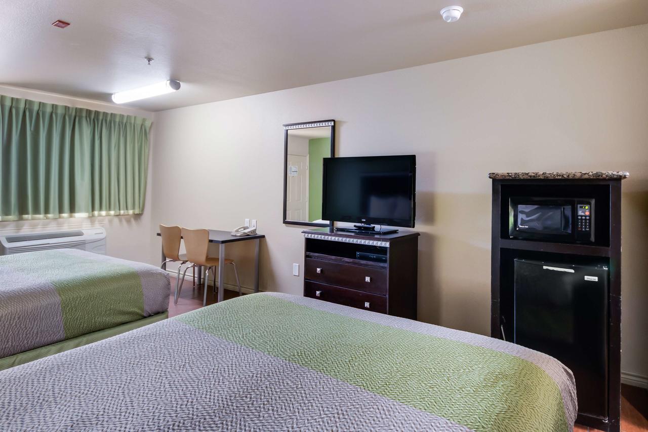 Motel 6 Floresville 외부 사진