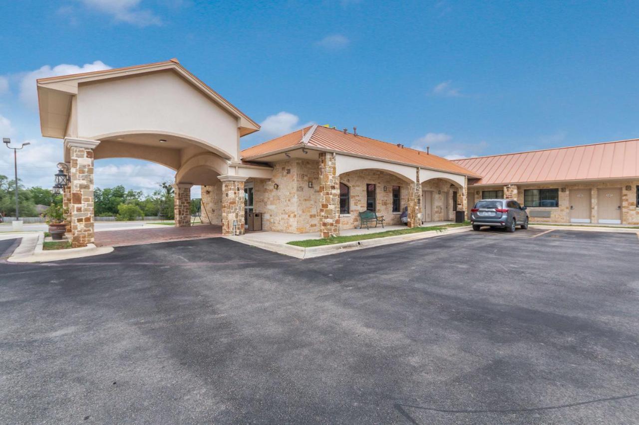 Motel 6 Floresville 외부 사진