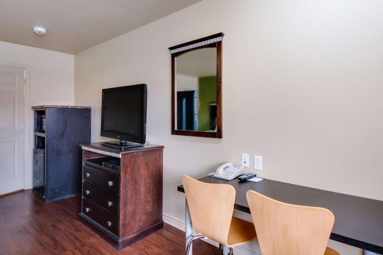 Motel 6 Floresville 외부 사진