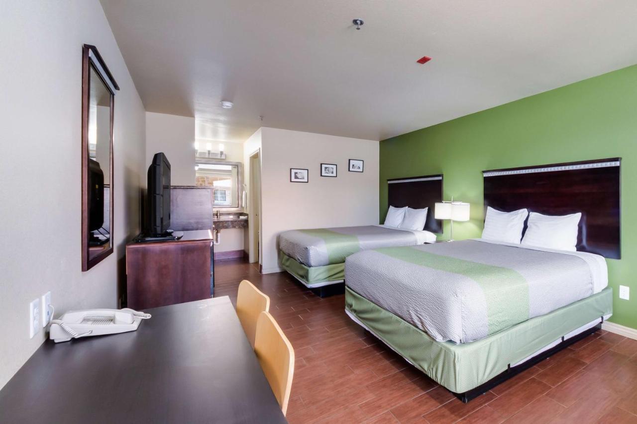 Motel 6 Floresville 외부 사진