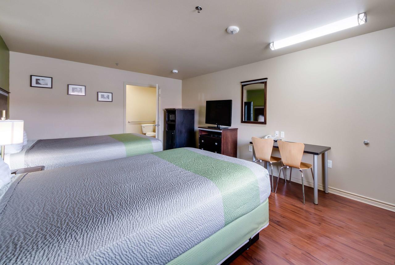 Motel 6 Floresville 외부 사진