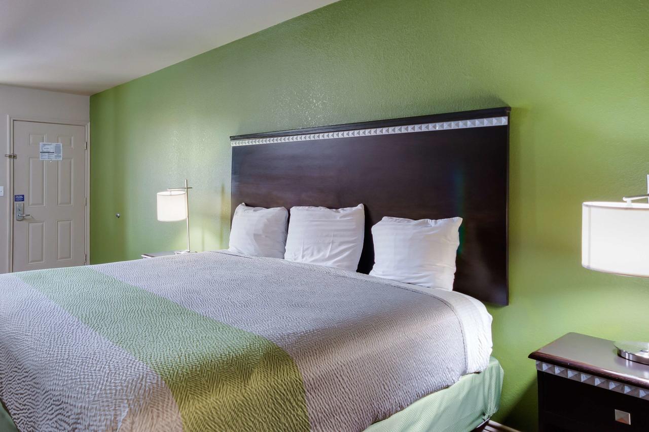 Motel 6 Floresville 외부 사진